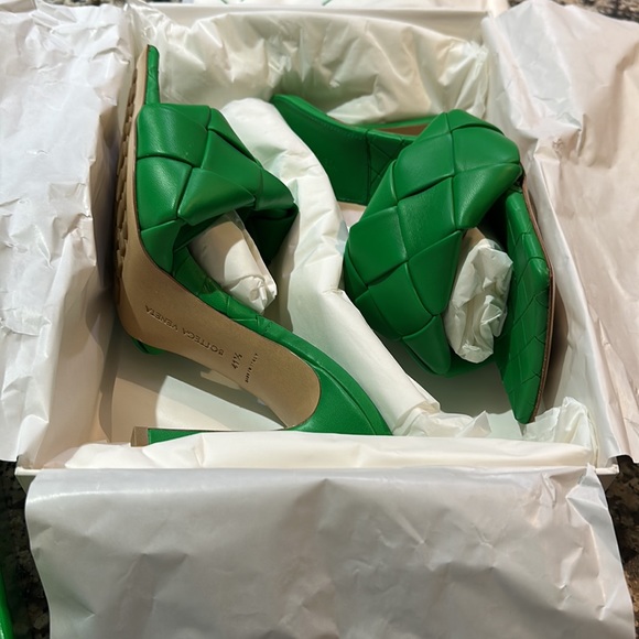 🔥🔥Authentic Bottega Veneta shoes🔥🔥women 10.5 3’inch heel “New with 🏷️” - Picture 3 of 13